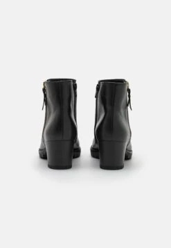 Gabor Comfort Cowboy-/Bikerlaarsjes - Schwarz 11 Gabor Comfort Cowboy-/Bikerlaarsjes - Schwarz -Gabor 65ec8fd8d9094d9ca57fe6c96afa8014