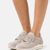 Gabor Comfort Wide Fit - Sneakers Laag - Puder 1 Gabor Comfort Wide Fit - Sneakers Laag - Puder -Gabor d8f1fc9cebc54887b39bd309c273f030